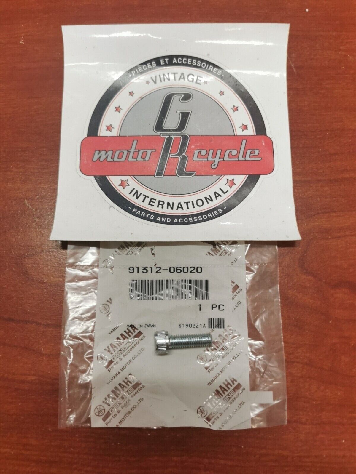 NOS Yamaha YFZ450 XVS13 FZ6 BOLT 91312-06020-00 SUB. 91314-06020-00 Y82