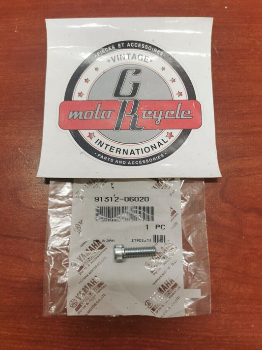 NOS Yamaha YFZ450 XVS13 FZ6 BOLT 91312-06020-00 SUB. 91314-06020-00 Y82