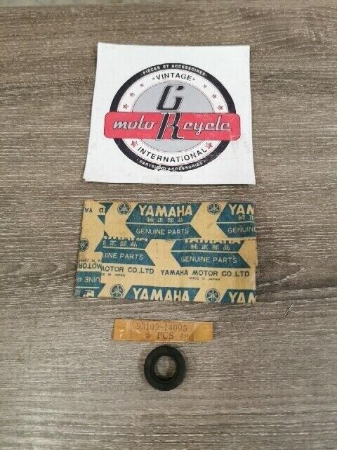 NOS YAMAHA TT500C YZ450FJW YZ450FKW WR250FL OIL SEAL 93109-14010-00 Y148