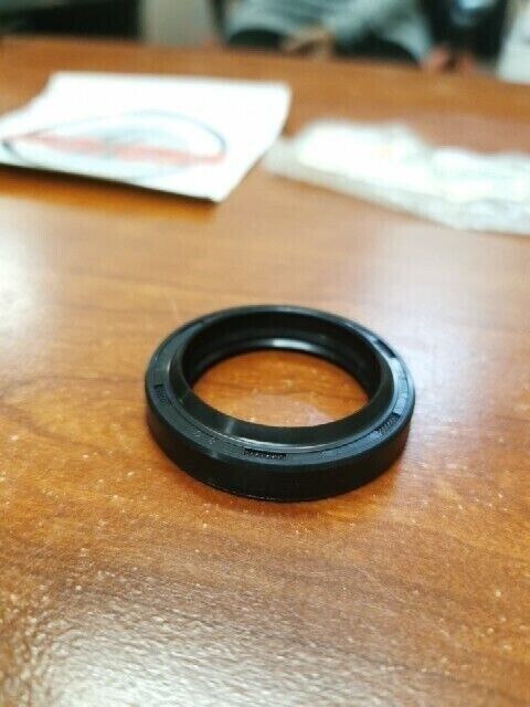 NOS Yamaha FZ600 SRX600 XJ550 OIL SEAL 49A-23145-00-00 SUB. 4ES-23145-00-00 Y102