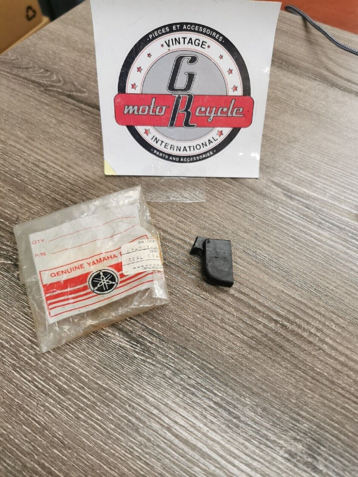 NOS YAMAHA YZ125 1982-1985  Crankcase Seal  5X4-15379-01-00 Y57