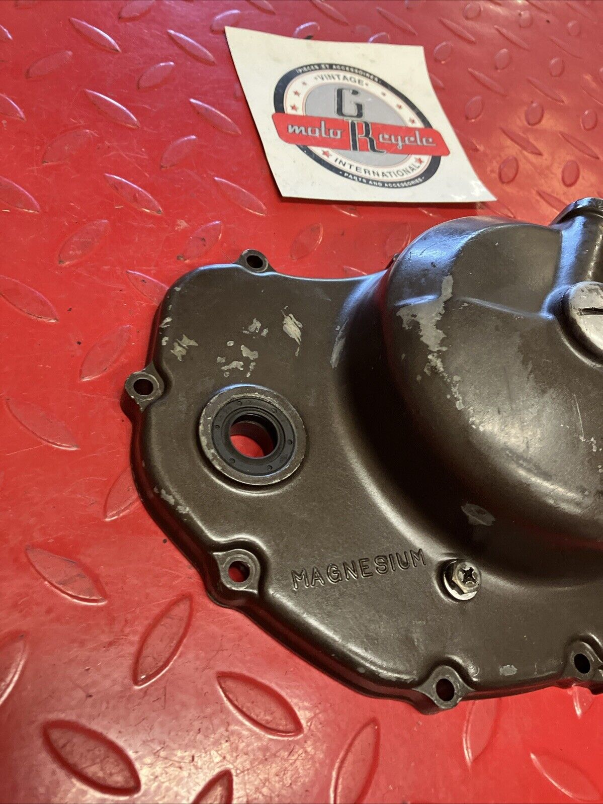 Honda MT125 1975 Right crankcase clutch cover 1974