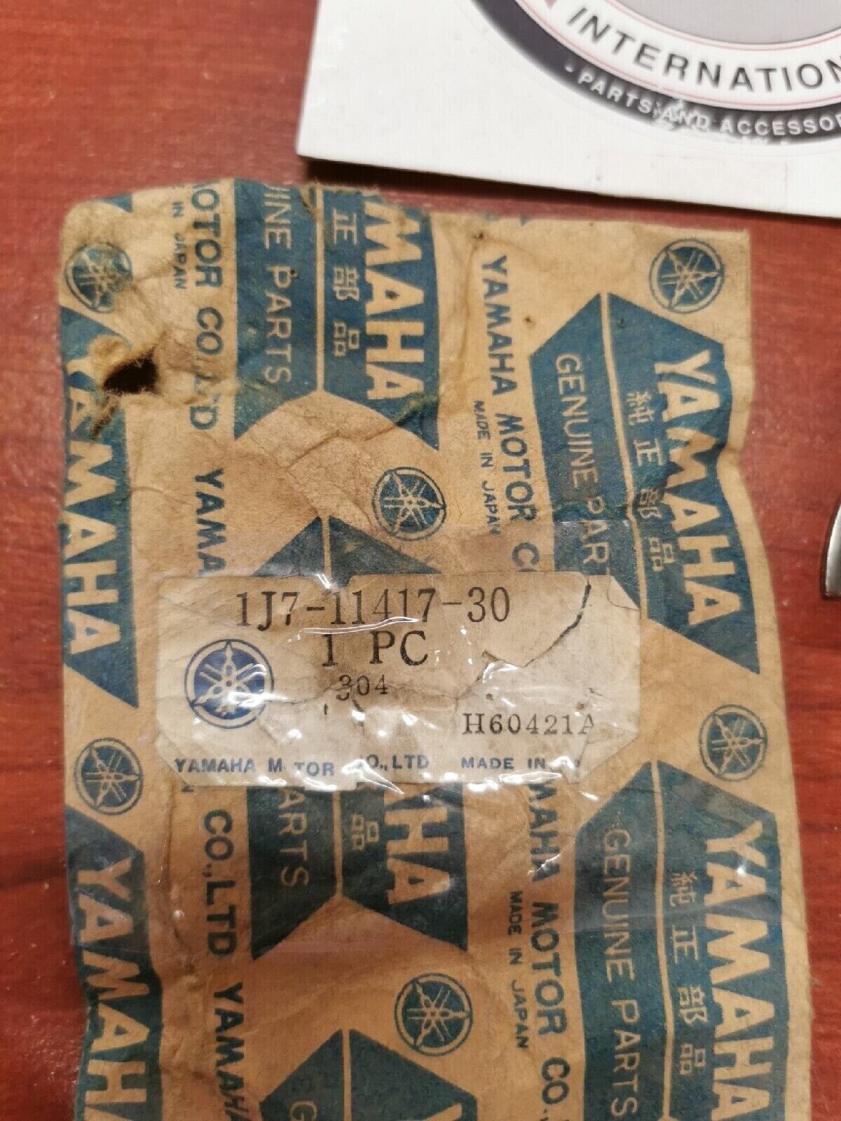 NOS Yamaha XS750 CRANKSHAFT PLANE BEARING 2 1J7-11417-30-00 Y70