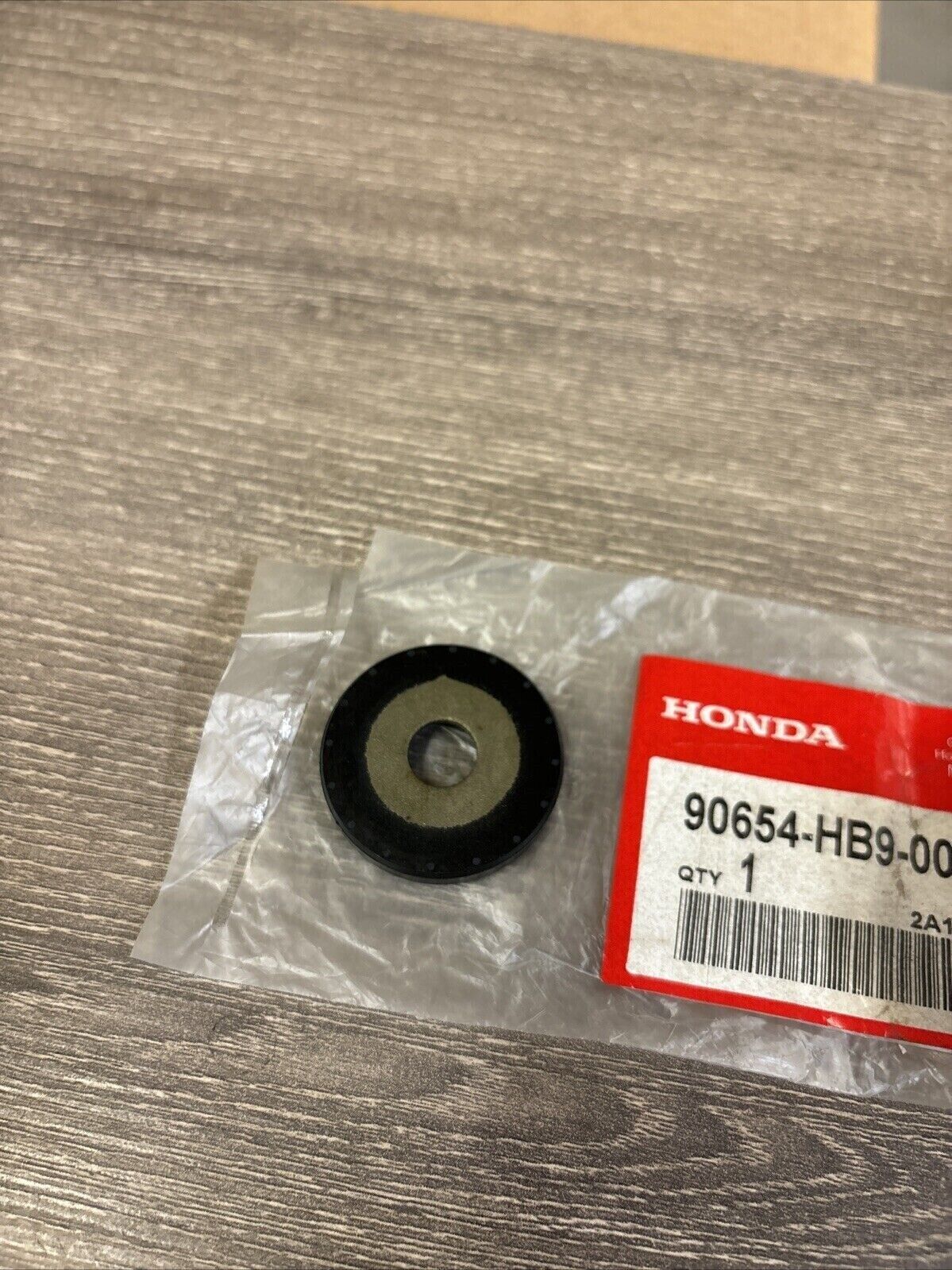 NOS Honda 1986 TRX250 R DUST SEAL 24X36X6 90654-HB9-003 H127