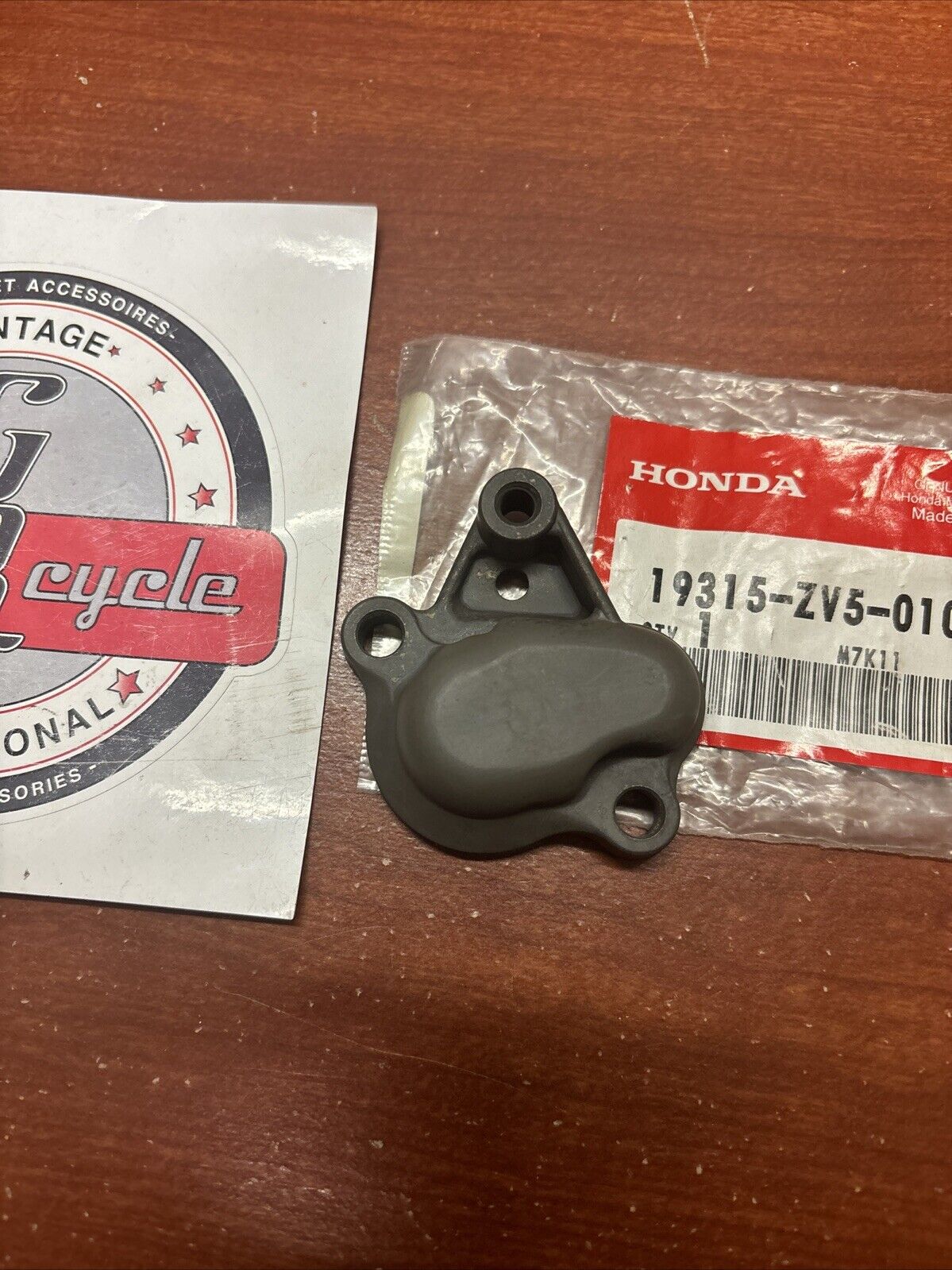 NOS Honda BF25 BF30 BF40 BF50 THERMOSTAT COVER 19315-ZV5-010 H180
