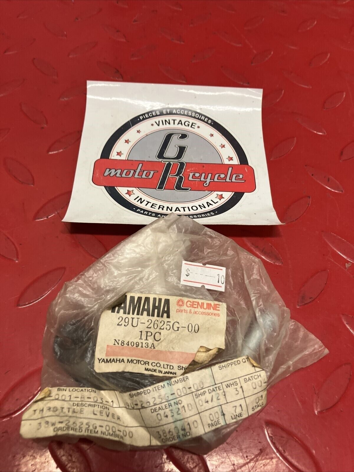 NOS YAMAHA THROTTLE THUMB LEVER 29U-2625G-00-00 Y64