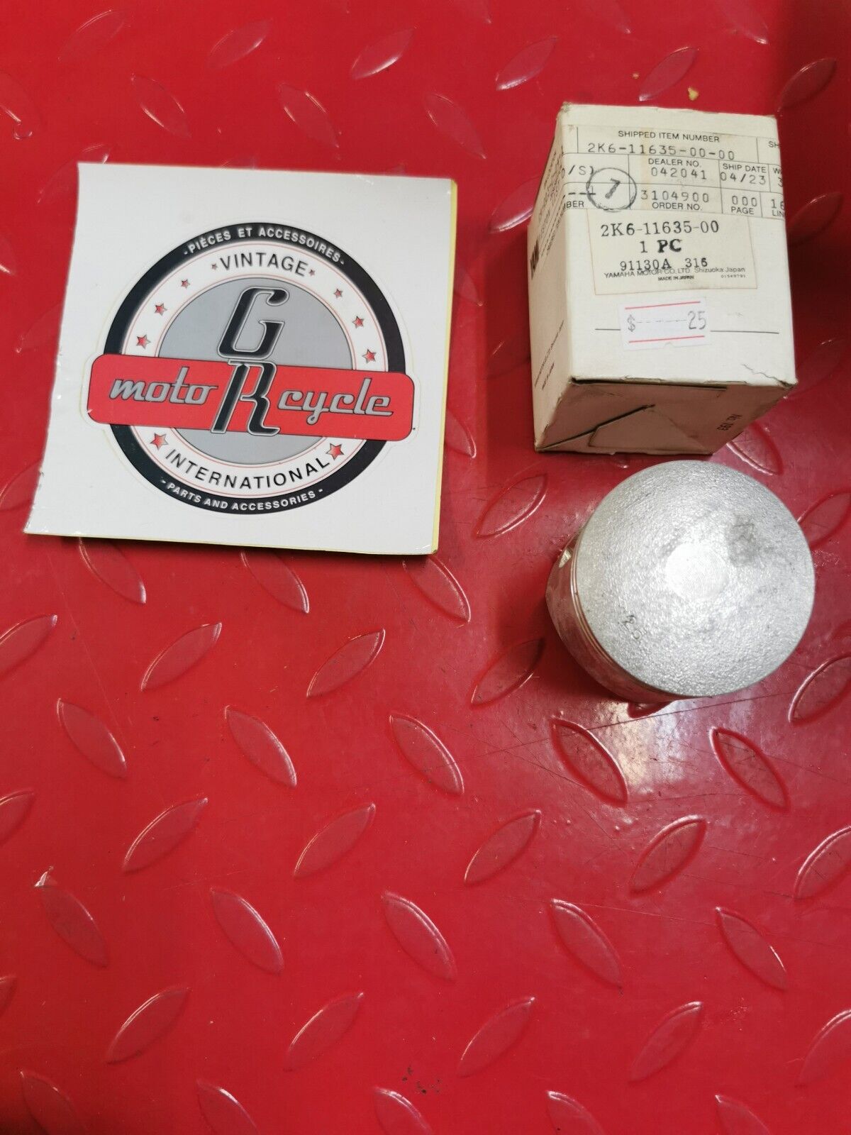 NOS YAMAHA YZ125 1978 - 1980 PISTON 1 O/S 0.25 2K6-11635-00-00 Y34