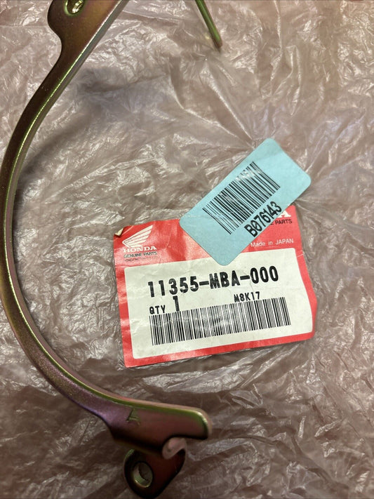 NOS Honda NV400DC NV750C VT750 DRIVE CHAIN GUIDE PLATE 11355-MBA-000 H168