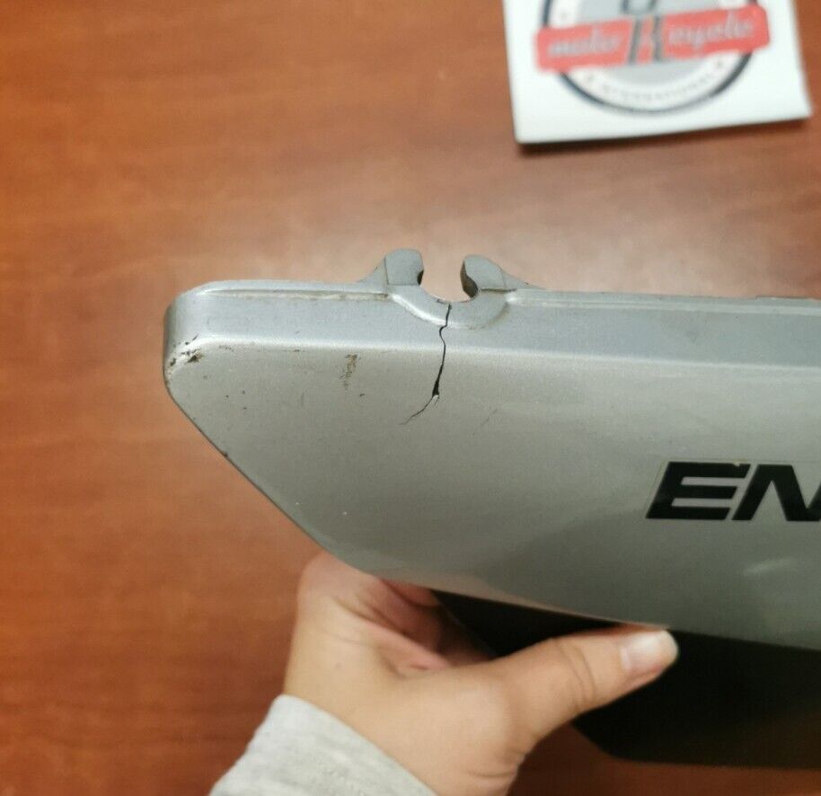 NOS Yamaha ENDURO 1979 DT175 SIDE COVER SILVER 2N4-21721-01-20 ( DAMAGED) Y106