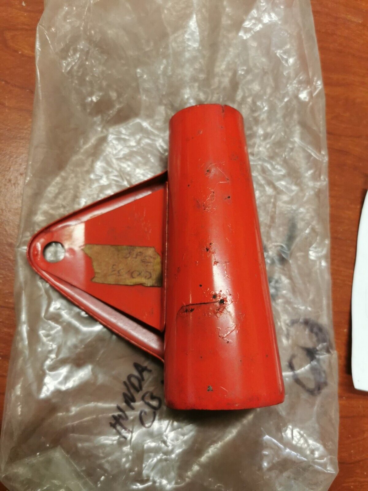 NOS Honda 1968 CB175 K0 RIGHT COVER UPPER FRONT FORK 51602-235-670C H64