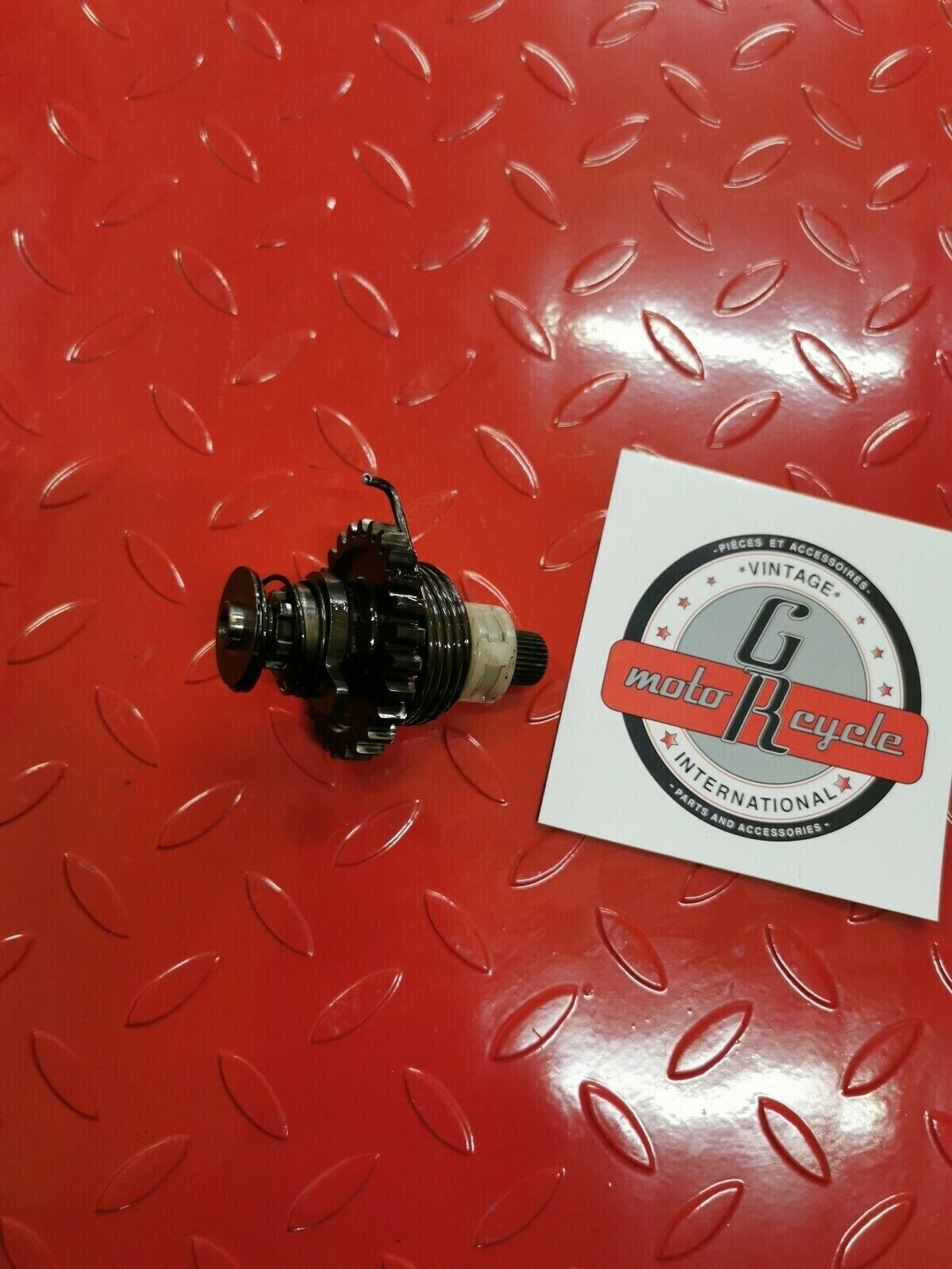 Suzuki RM125 1991 kickstarter kick starter shaft spindle gear 26211-27C02 1990