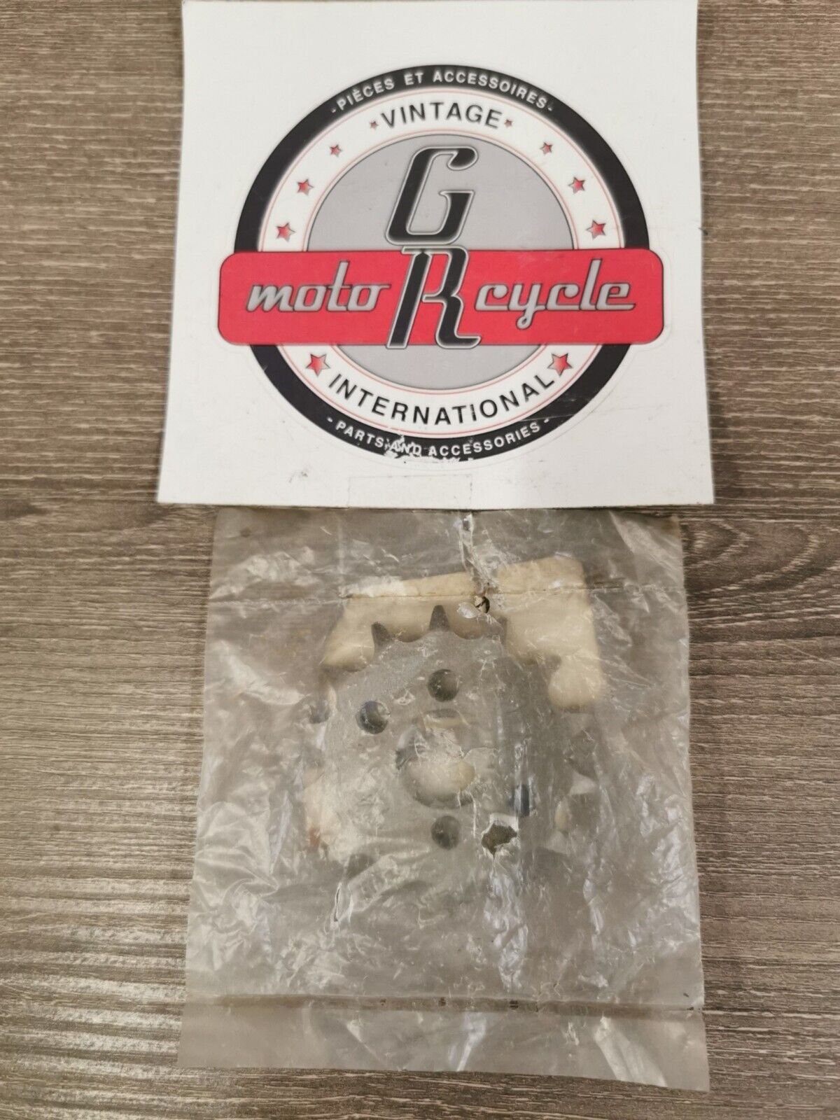 NOS YAMAHA AT1E YZ80 MX175A RD200B SPROCKET  DRIVE 14T 110-627 J19