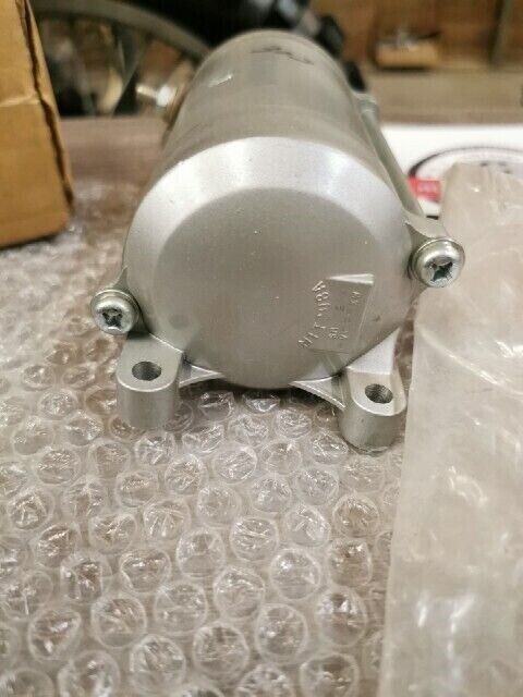 NOS HONDA CA175 1969 CB125CB6  STARTER 6V STARTING MOTOR 31200-303-158 H87