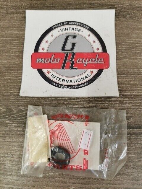 NOS HONDA TRX250R 1989 - 1987 RUBBER TANK RR 17514-HB9-670  H105