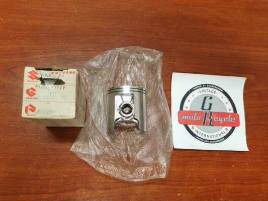NOS SUZUKI 1984 RM125 PISTON OS. 0.25 12110-14503-025 SUB. 12103-14840-025 S30
