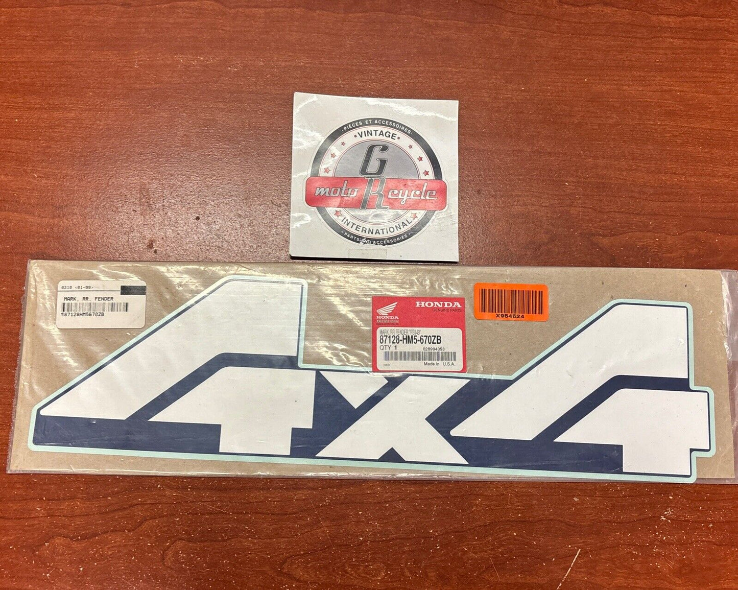 NOS Honda 1994 1995 TRX300FW REAR FENDER TYPE 2 MARK 87128-HM5-670ZB H147