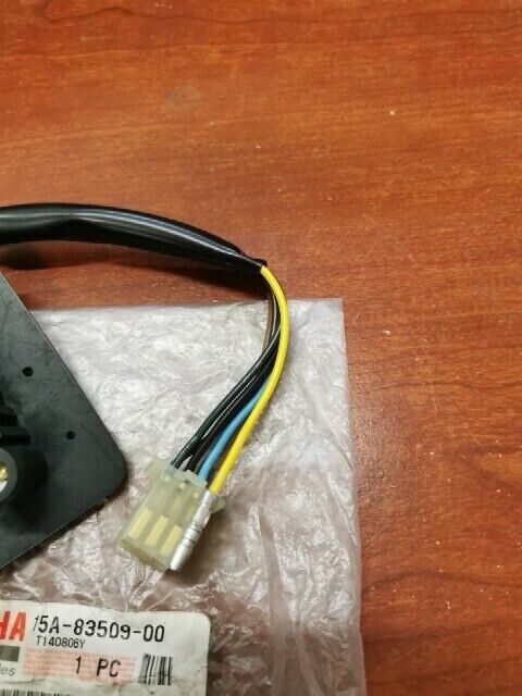 NOS Yamaha TW200 XT125 XT200 SOCKET CORD 15A-83509-00-00 SUB 15A-83509-01-0 Y105