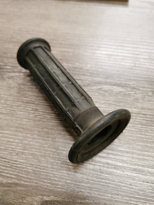 NOS YAMAHA GRIP RH 29U-26242-00-00 Superseded by 1LX-26242-01-00 Y55