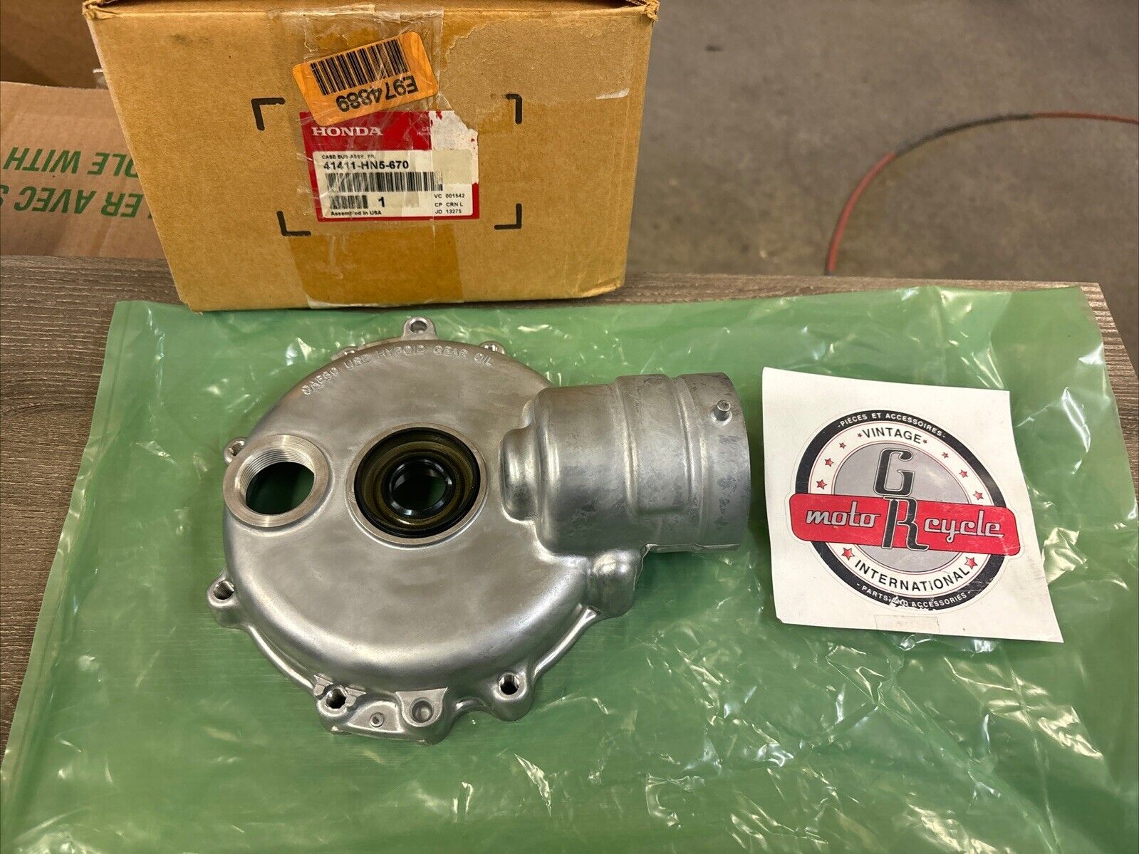 NOS Honda 2000 - 2006 TRX350FE TRX350FM FRONT CASE SUB 41411-HN5-670 H133
