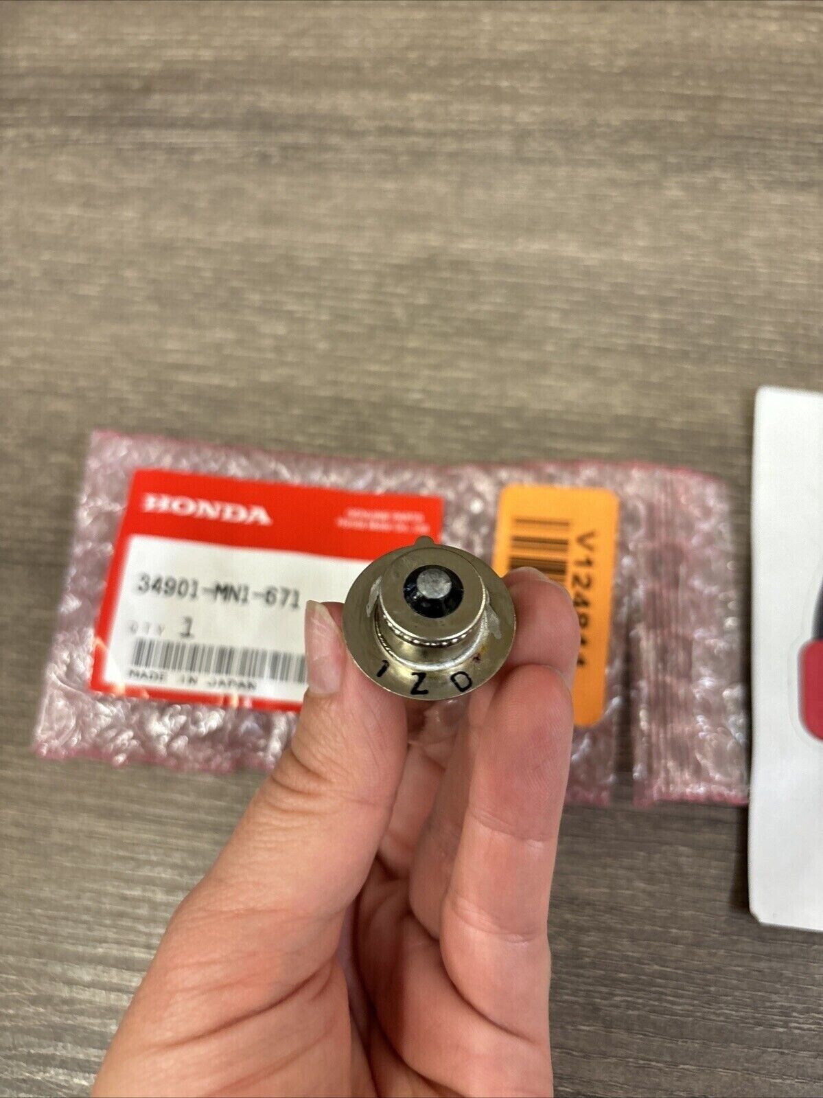 NEW NOS Honda CRF230F XR200R HEADLIGHT BULB 34901-MN1-671 H117
