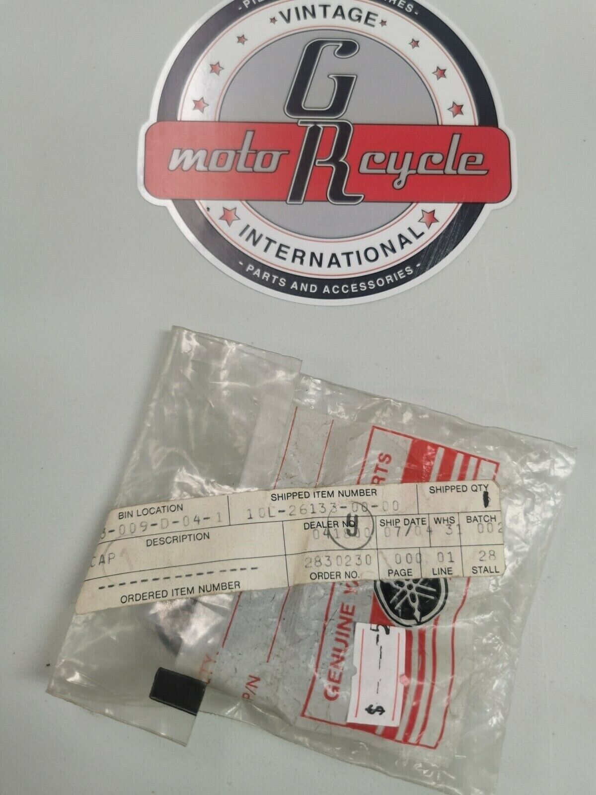 NOS YAMAHA HANDLEBAR CABLE CAP 10L-26133-00-00 y1