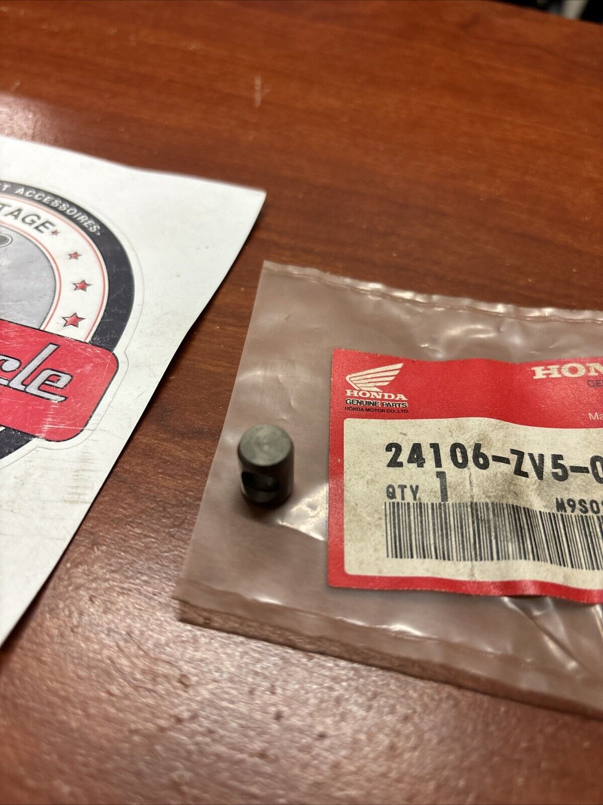 NOS Honda BF25 BF30 BF35 BF40 BF45 BF50 SHIFTER PIN HOLDER 24106-ZV5-000 H180