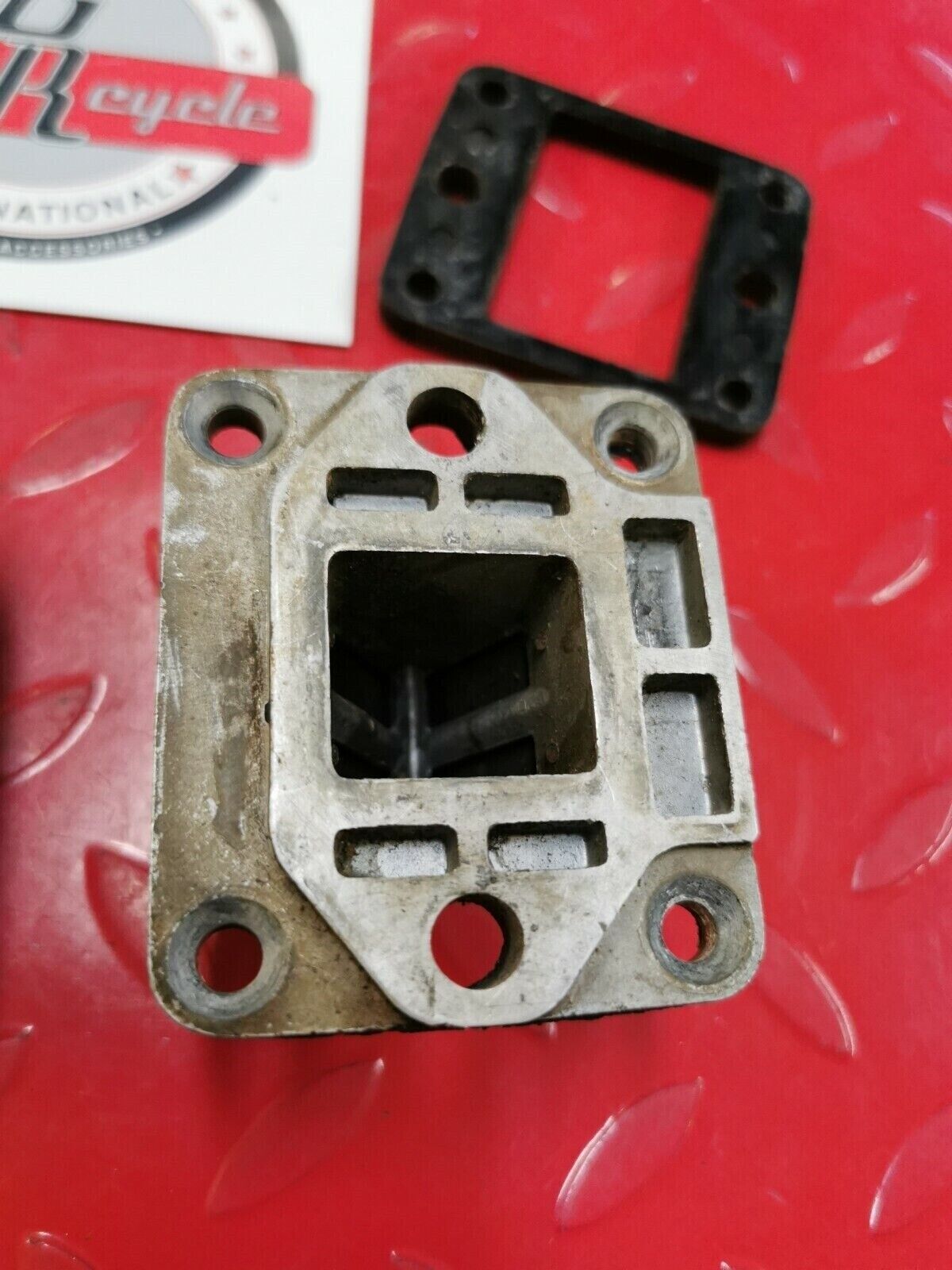 Yamaha RD125 1975 reed valve block cage intake manifold RD200 389-13613-00-00 T