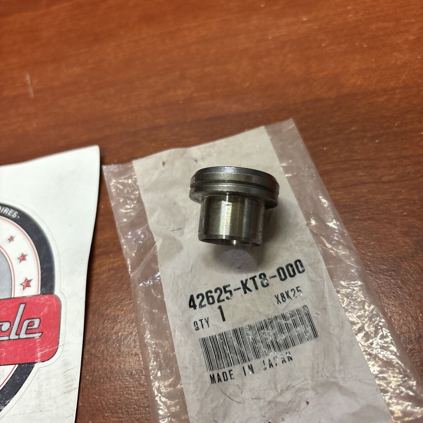 NOS Honda CB250F CB400F CBR250RR CBR600F REAR WHEEL COLLAR B 42625-KT8-000 H166
