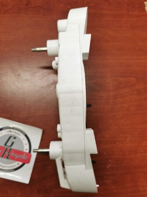 NOS Yamaha FJ600N/L XJ900RK INNER CASE 31A-8353H-00-00 Y101