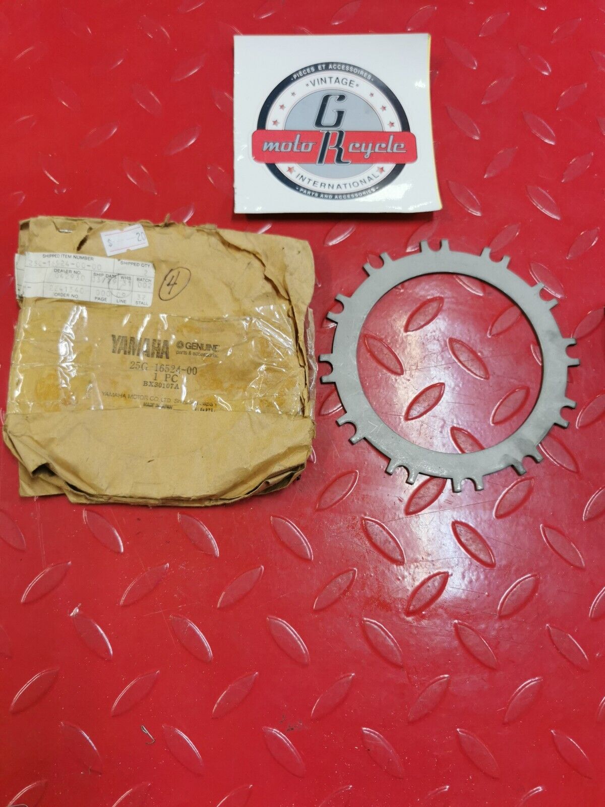 NOS YAMAHA XC180 1983 - 1985 PLATE CLUTCH 1 25G-16524-00-00 Y30