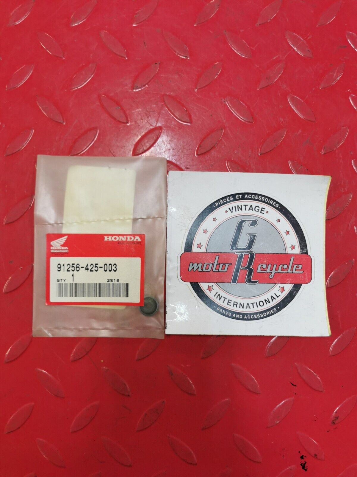 NEW NOS Honda VT500 CB650 CB750 CB900 CB1000 CB1100 OIL SEAL 91256-425-003 H25