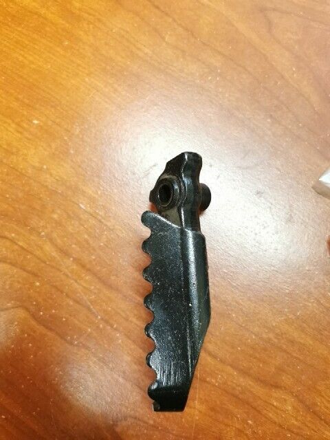 NOS Honda SL250S XL250 K0 - K2 RIGHT STEP ARM 50616-329-670 H84