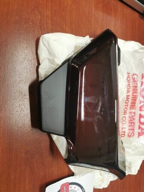 NOS Honda CB750C RIGHT SIDE COVER *R104CU* (CANDY MUSE RED) 83610-425-730ZA H78