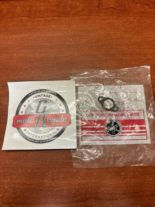 NOS Yamaha GASKET 810-47727-10-00 SUB 810-47727-11-00 Y185