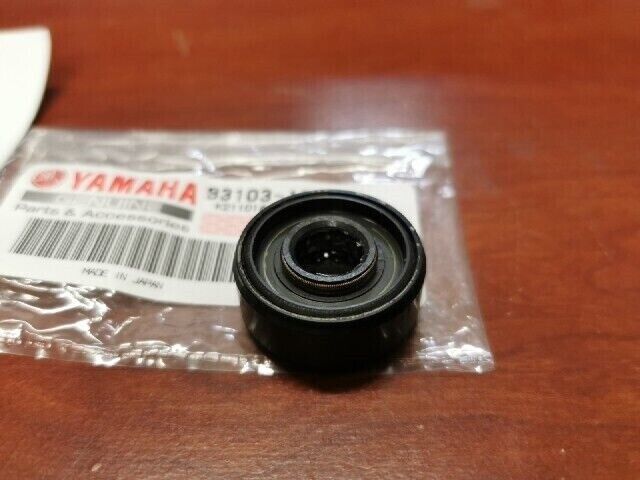 NEW NOS Yamaha YZ80 YZ125 YZ250 TZ250 WATER PUMP OIL SEAL 93103-12119-00 Y107