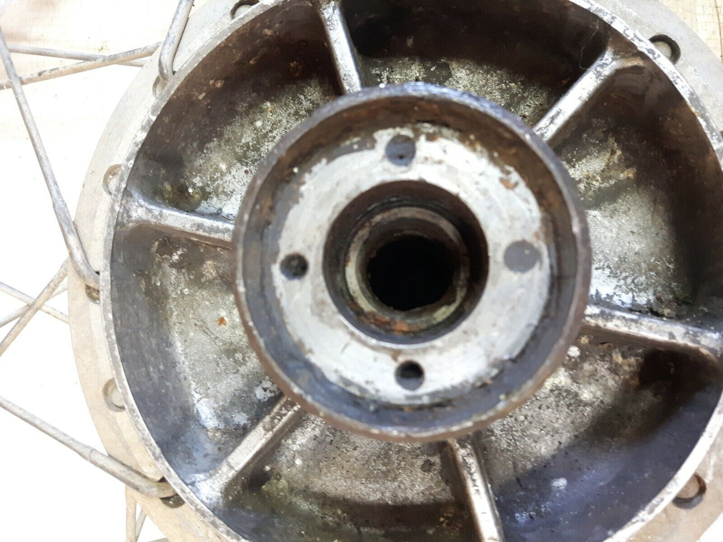 Honda XL250 1974 Rear wheel rim hub  42601-356-000 42701-381-003
