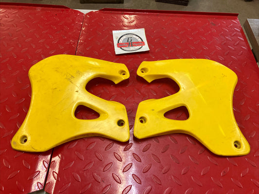 Suzuki RM125 RM250 1999 left right fuel tank shroud radiator cover