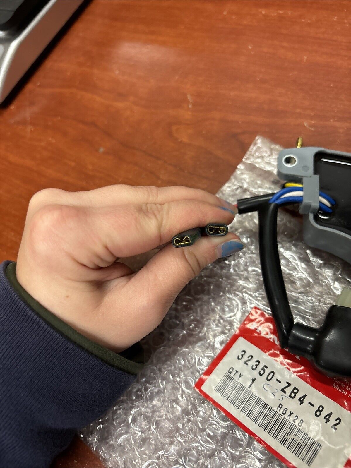 NOS Honda AUTOMATIC VOLTAGE REGULATOR 32350-ZB4-842 H181