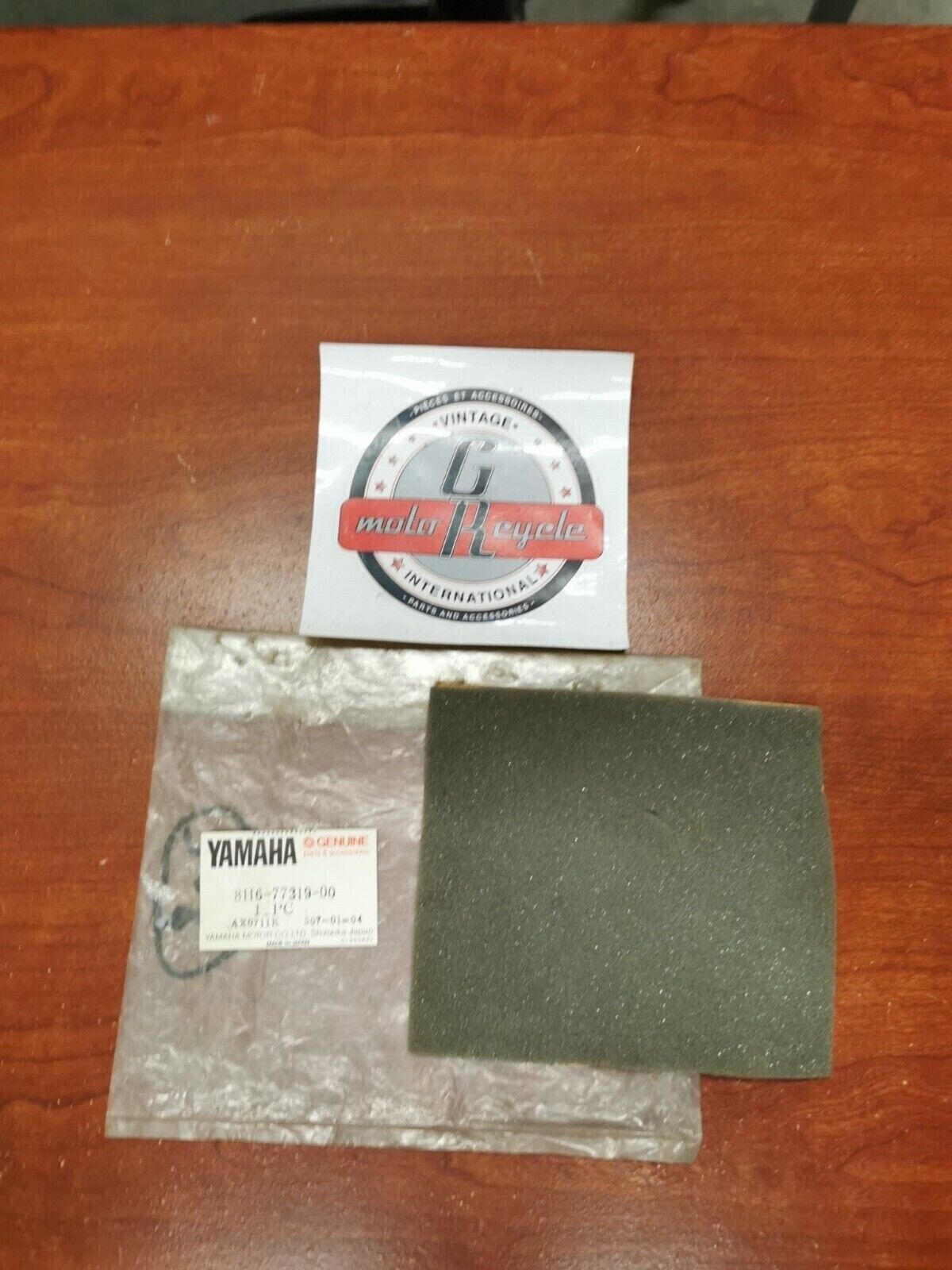 NOS Yamaha 1980 1981 EX440 WINDSHIELD DAMPER 1 8H6-77319-00-00 Y92