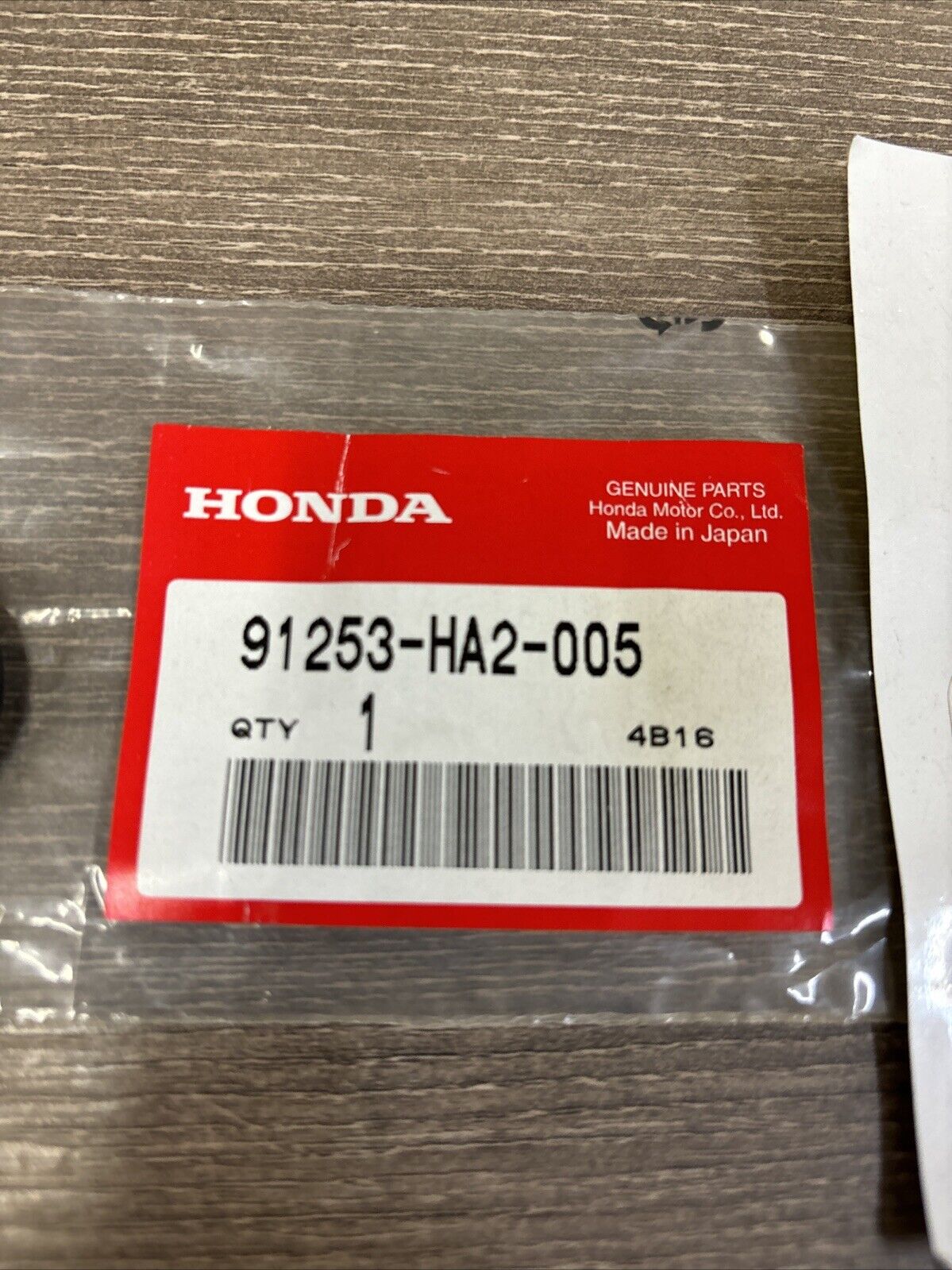 NOS Honda ATC250R CR80R TRX250R DUST SEAL 27X31.8X5 91253-HA2-005 H128
