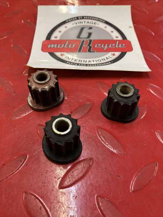Yamaha RD400 1977 engine motor mount damper rubber  1976 1979 3