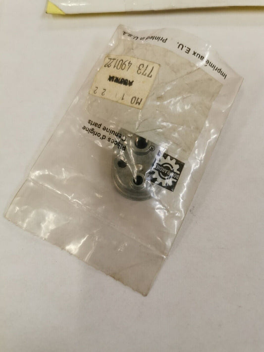 NOS PUCH BOMBARDIER MAXI CARBURATOR CAP COVER 773-490-122  P3