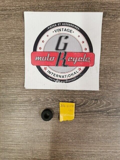 NOS Yamaha XVZ1300TFR XVZ13TFP XVZ1300TFS XVZ13TFLC GROMMET 256-21541-00-00 Y139