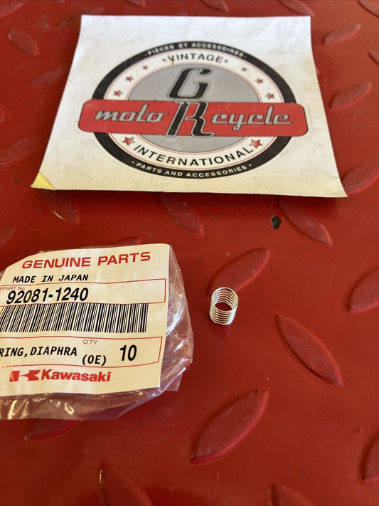 NOS Kawasaki DIAPHRAGM VALVE SPRING K15