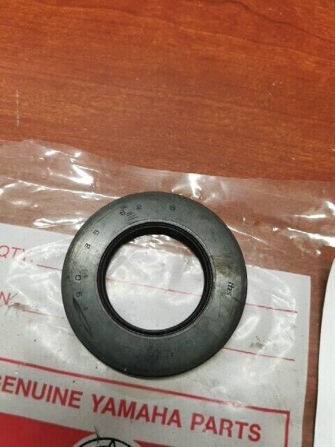 NOS Yamaha RD250 RD350 TZ250 TZ350 OIL SEAL (35X62X6) 93102-35054-00 Y136