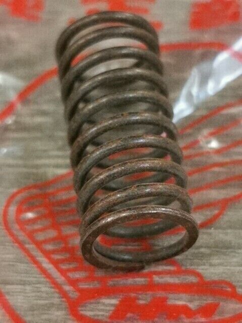 NOS HONDA C92 C95 CA92 CA95 CB92 CB95 SPRING VALVE 14761-200-000 H95