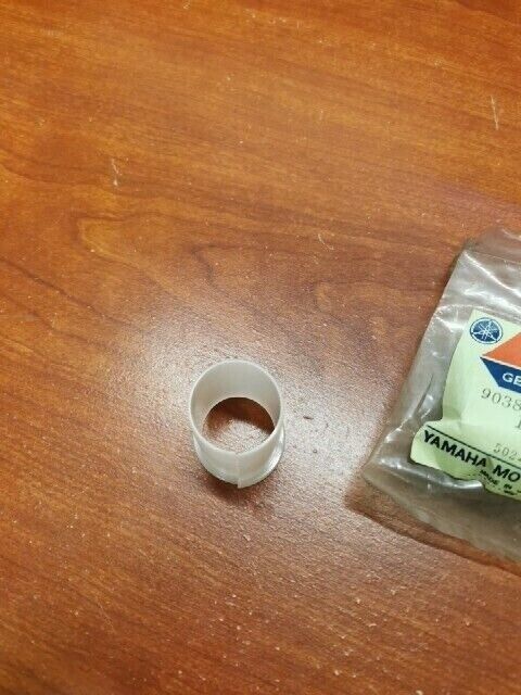 NOS Yamaha GP300 GP440 GPX338 GPX433 SPECIAL NYLON BUSH 90386-25082-00 Y131