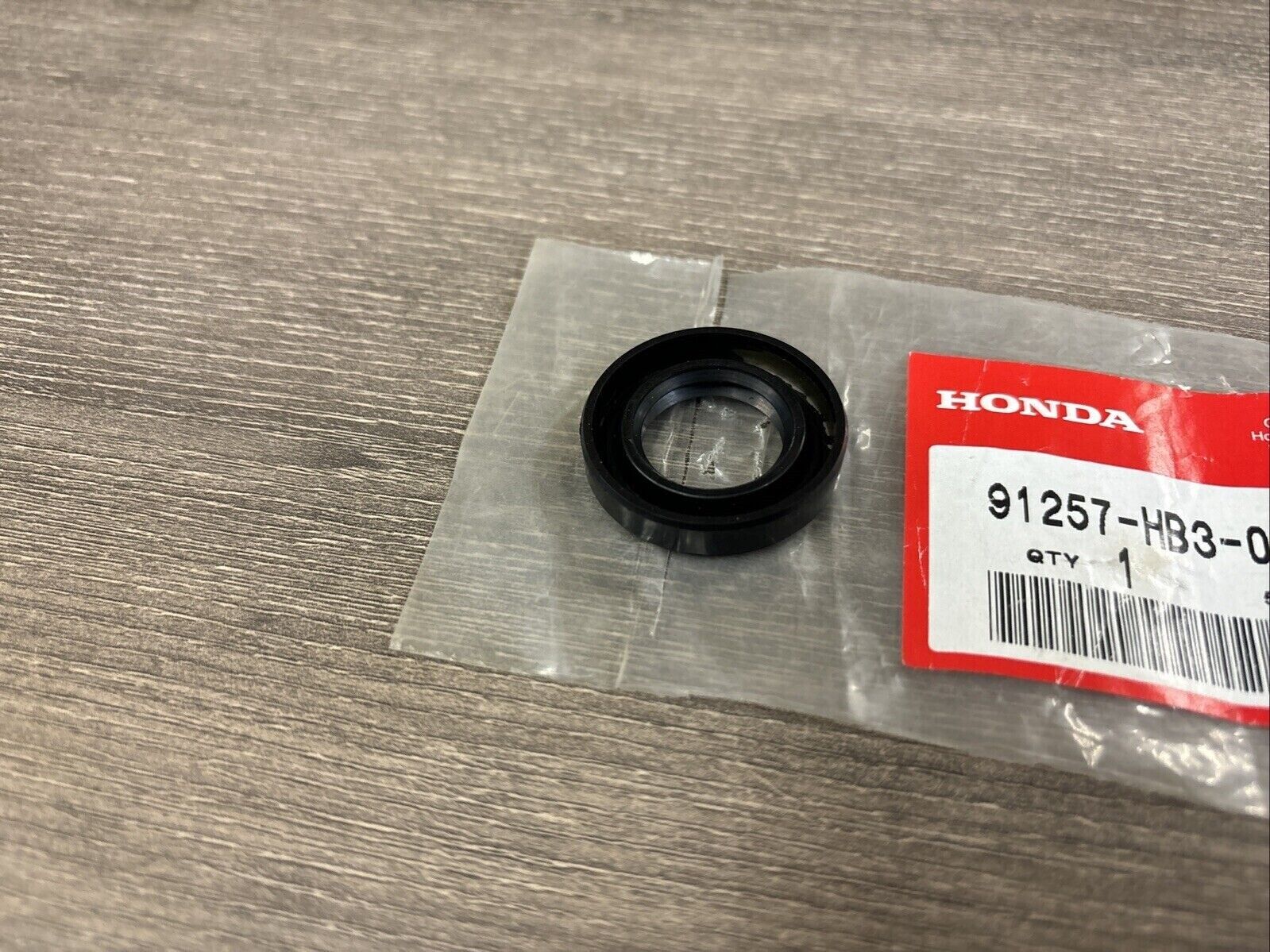 NOS Honda ATC90 NHX110WH TRX200SX TRX250 DUST SEAL 35X20X7 91257-HB3-003 H123