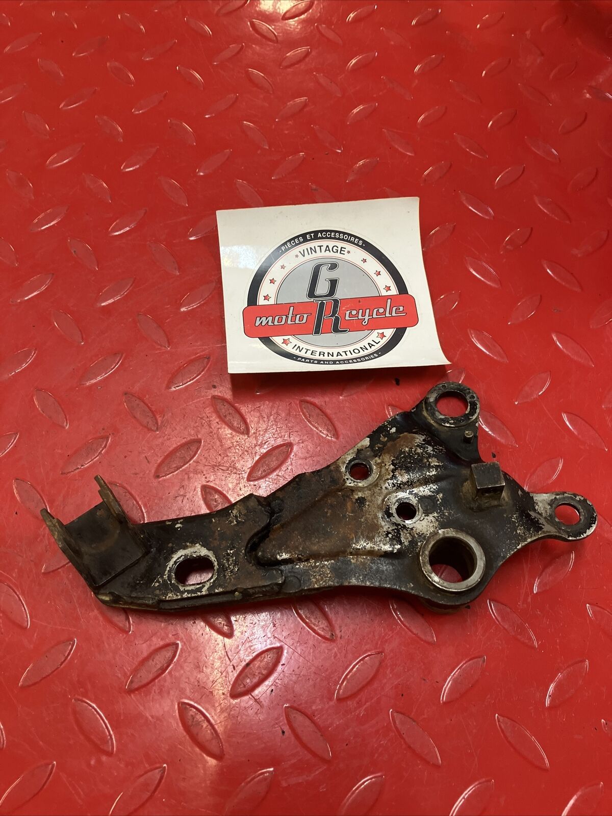 Yamaha RD400 1977 right side muffler stay footpeg bracket holder 1976 1978