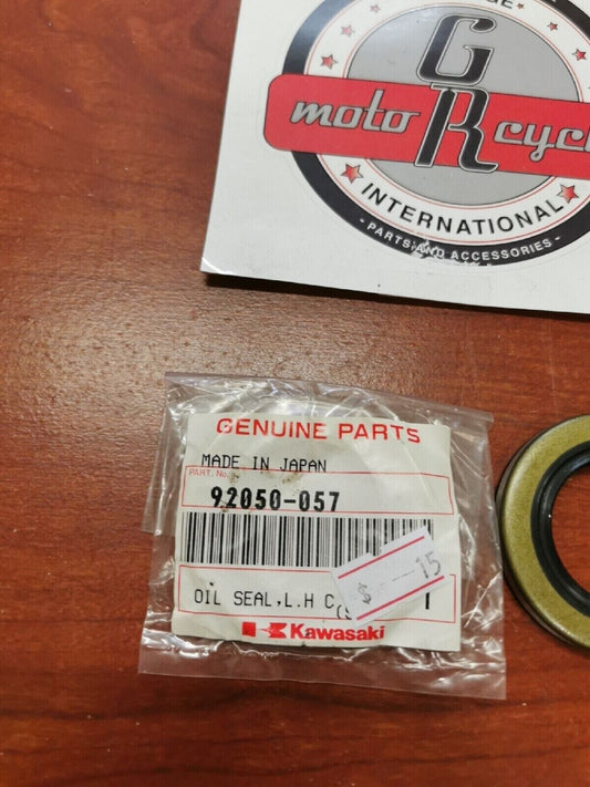 NOS Kawasaki KX420 KX500 KDX450 KX400 KDX400 F12 OIL SEAL 92050-057 K27